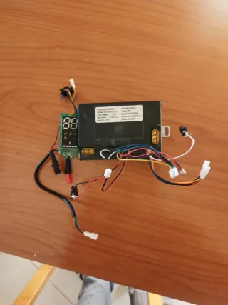 Centralita y LCD Cecotec Bongo Y65