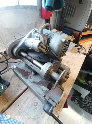 Copiadora de llaves y  cientos de vainas