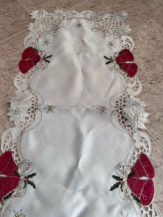 Camino de mesa bordado Navidad