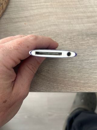 iPod Nano 5ta Gen A1320 Morado Sin cable