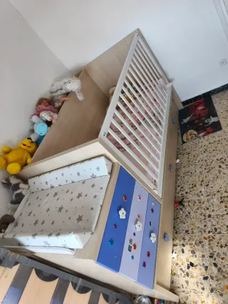 Cuna convertible con cajones