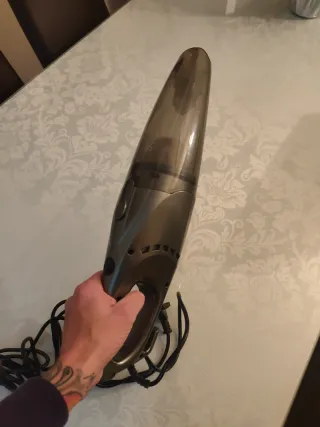 Aspiradora de mano Sinbo potente