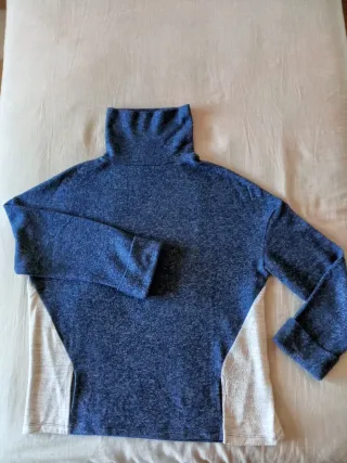 Jersey cuello cisne azul y beige