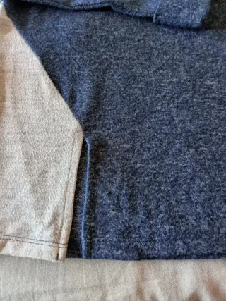 Jersey cuello cisne azul y beige