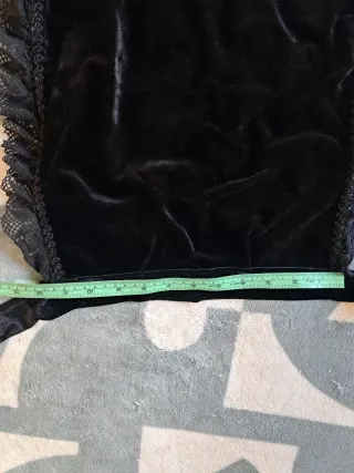 Chaleco y delantal negro