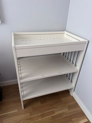 Cambiador IKEA madera blanca + colchoneta