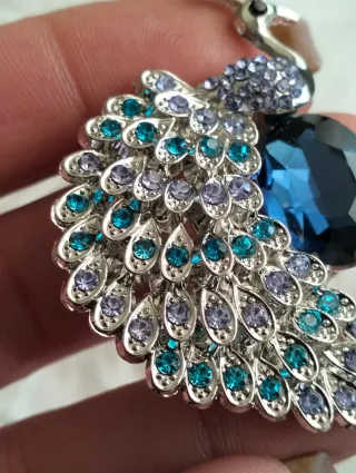Spilla donna pavone con strass blu e argento