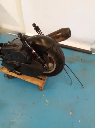Motor Suzuki Burgman 2004