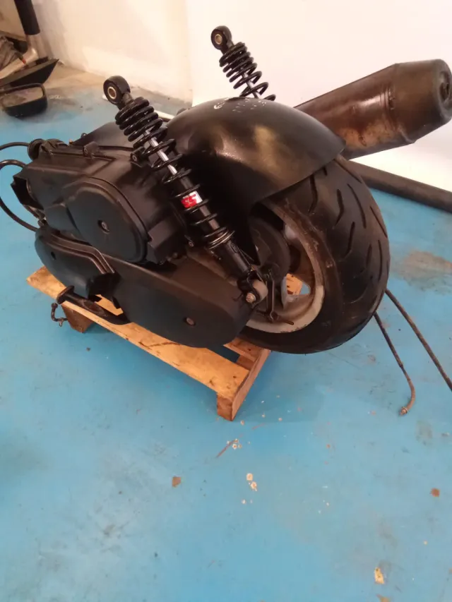 Motor Suzuki Burgman 2004