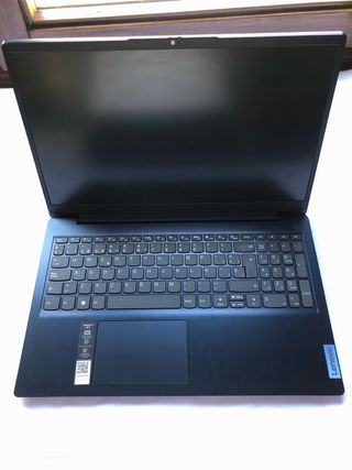 Portátil Lenovo 15” i3 - Ideal estudios y trabajo