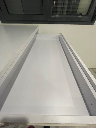 Armario modular blanco sin puertas