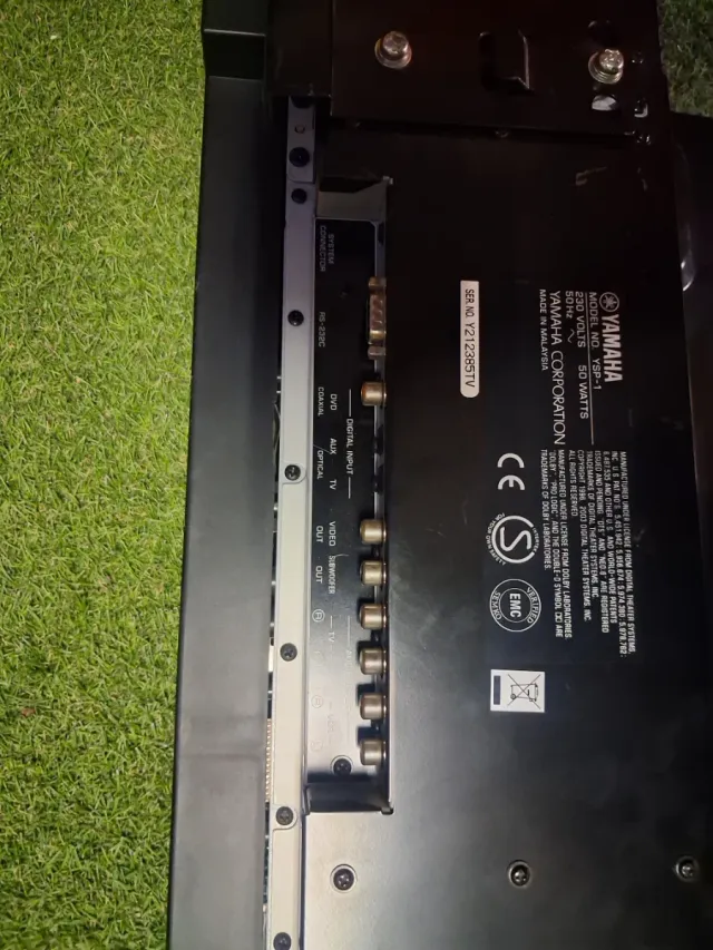 Barra de Sonido Yamaha Negra/Gris