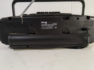 Radiocasete Delan Negro.