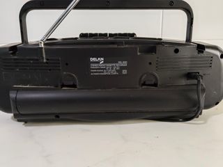 Radiocasete Delan Negro.