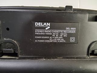 Radiocasete Delan Negro.