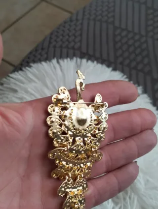 Bellissima spilla pavone con strass