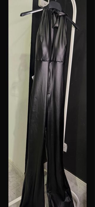 Mono efecto piel halter negro