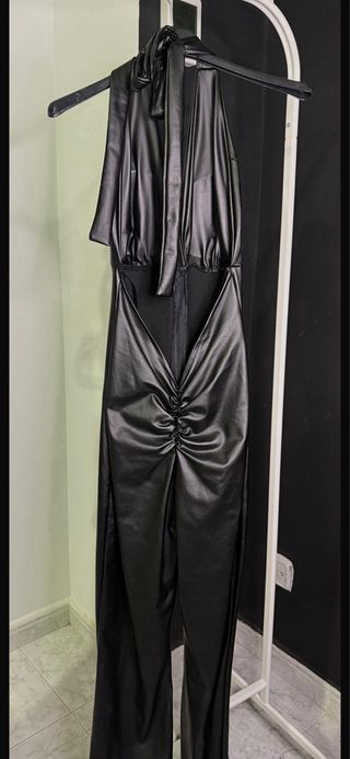 Mono efecto piel halter negro