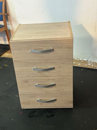 Mesitas de noche 4 cajones (x2)