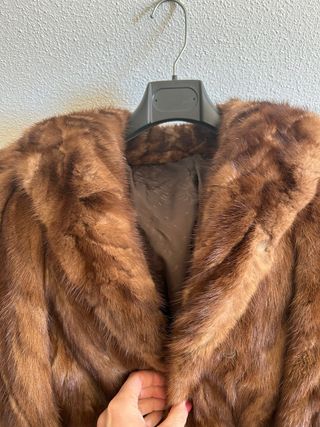 Abrigo de piel marrón