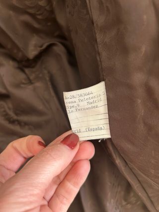 Abrigo de piel marrón