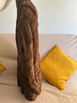 Abrigo de piel marrón