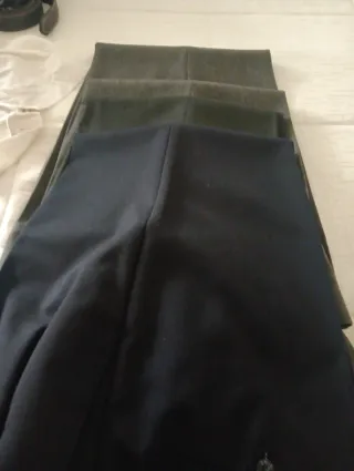 4 Pantalones de Vestir (Negro y Gris) y azul marin