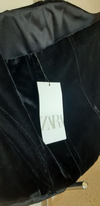 Top corsé. Con varillas. De Zara. Nuevo sin estren