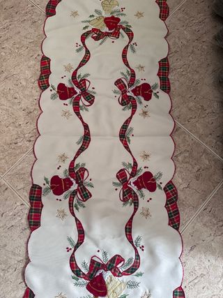 Camino de mesa Navideño con campanas