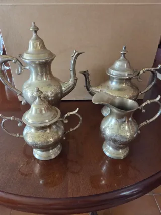 Juego de cafe/te Clásico Plateado Grabada