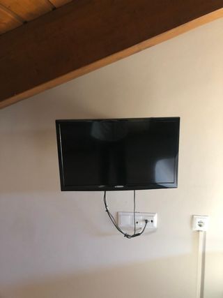 Televisor Samsung 24 + Soporte Pared