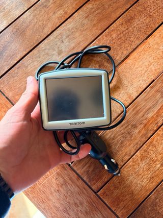 GPS Tomtom con cargador de coche