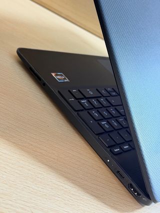 HP Laptop 15s Ryzen 3 / 8GB / 256GB / 2Gb