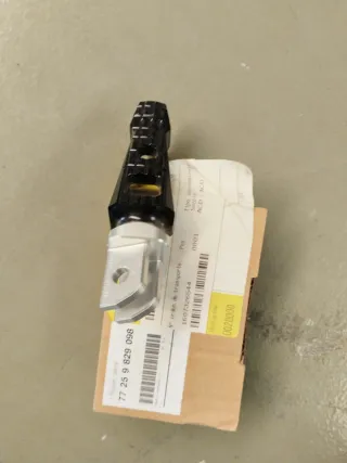Reposapiés DCHO BMW F900R/F900XR 77259829098
