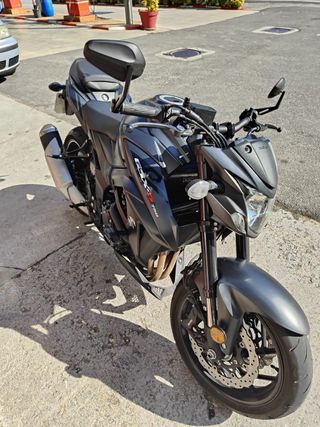 Suzuki GSX-S 750 Negra