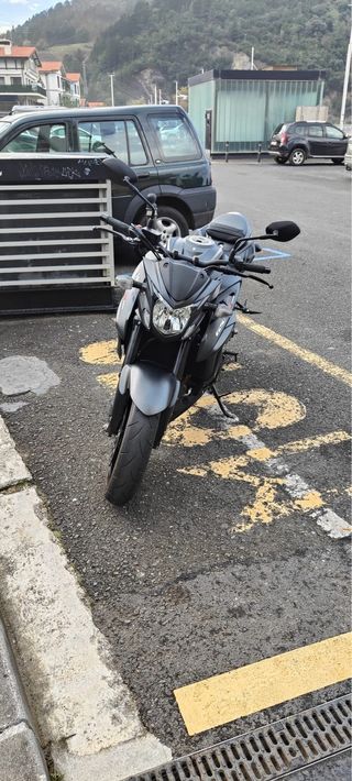 Suzuki GSX-S 750 Negra