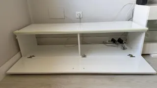 Mueble de salón blanco