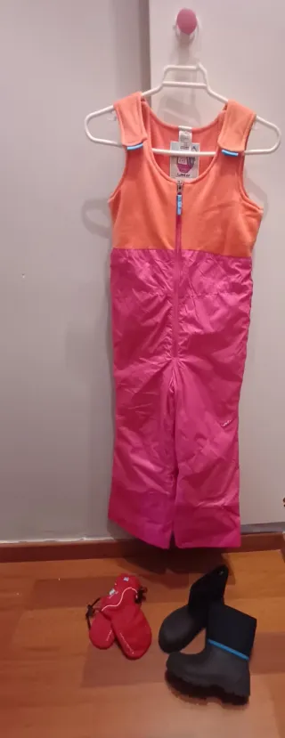 Ropa de esquí 5/7 años.