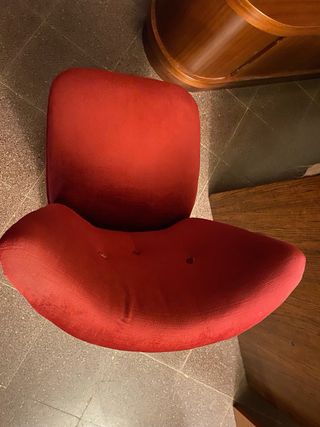 Poltrona in velluto rosso