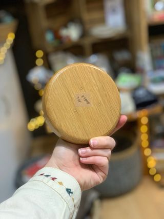 Plato artesanal de madera de roble