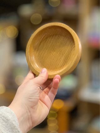 Plato artesanal de madera de roble