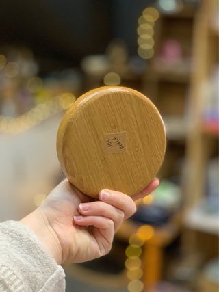 Plato artesanal de madera de roble