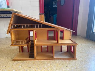 Casa de muñecas de madera maciza