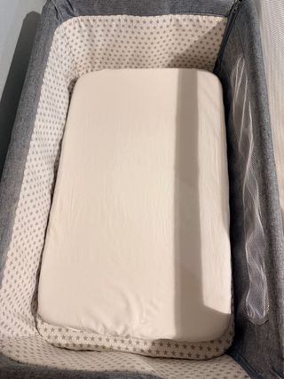 Cuna colecho gris con colchón