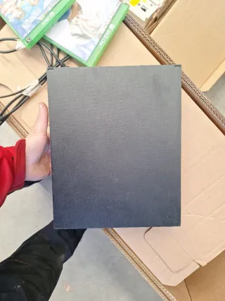 Xbox One X Nero + Giochi