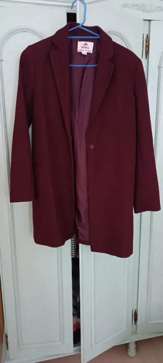 Abrigo burdeos