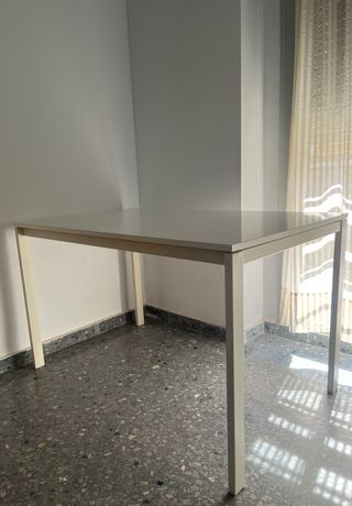 Mesa IKEA VIHALS Blanca 125x75 cm