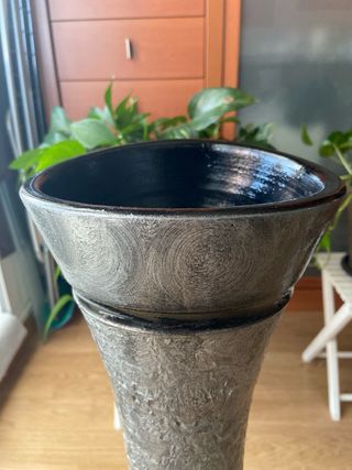 JARRON DECORATIVO CERÁMICA NEGRO/PLATA RELIEVE