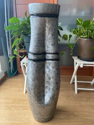 JARRON DECORATIVO CERÁMICA NEGRO/PLATA RELIEVE