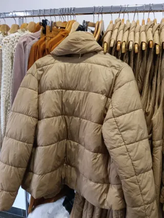 Chaqueta Heine Beige Talla 46-50 con Bufanda
